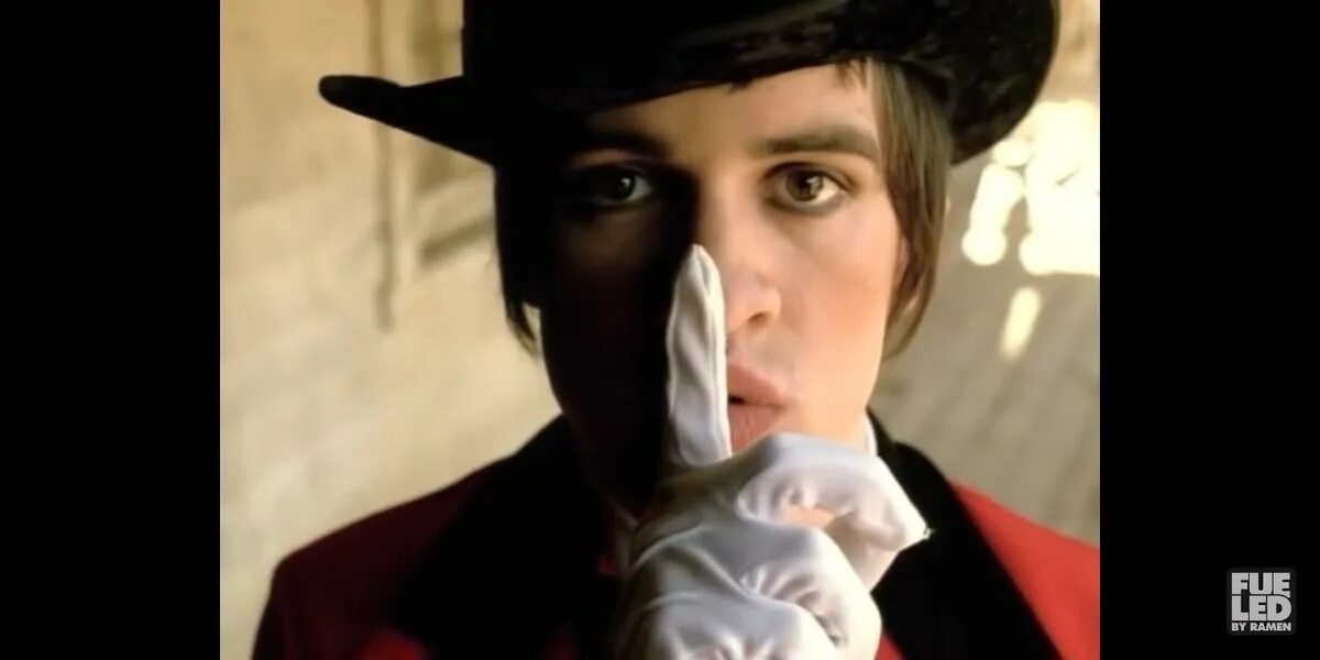 Перевод i write sins. Panic at the disco tragedies. panic at the disco i write sins not tragedies обложка. брендон ури i write sins not tragedies.