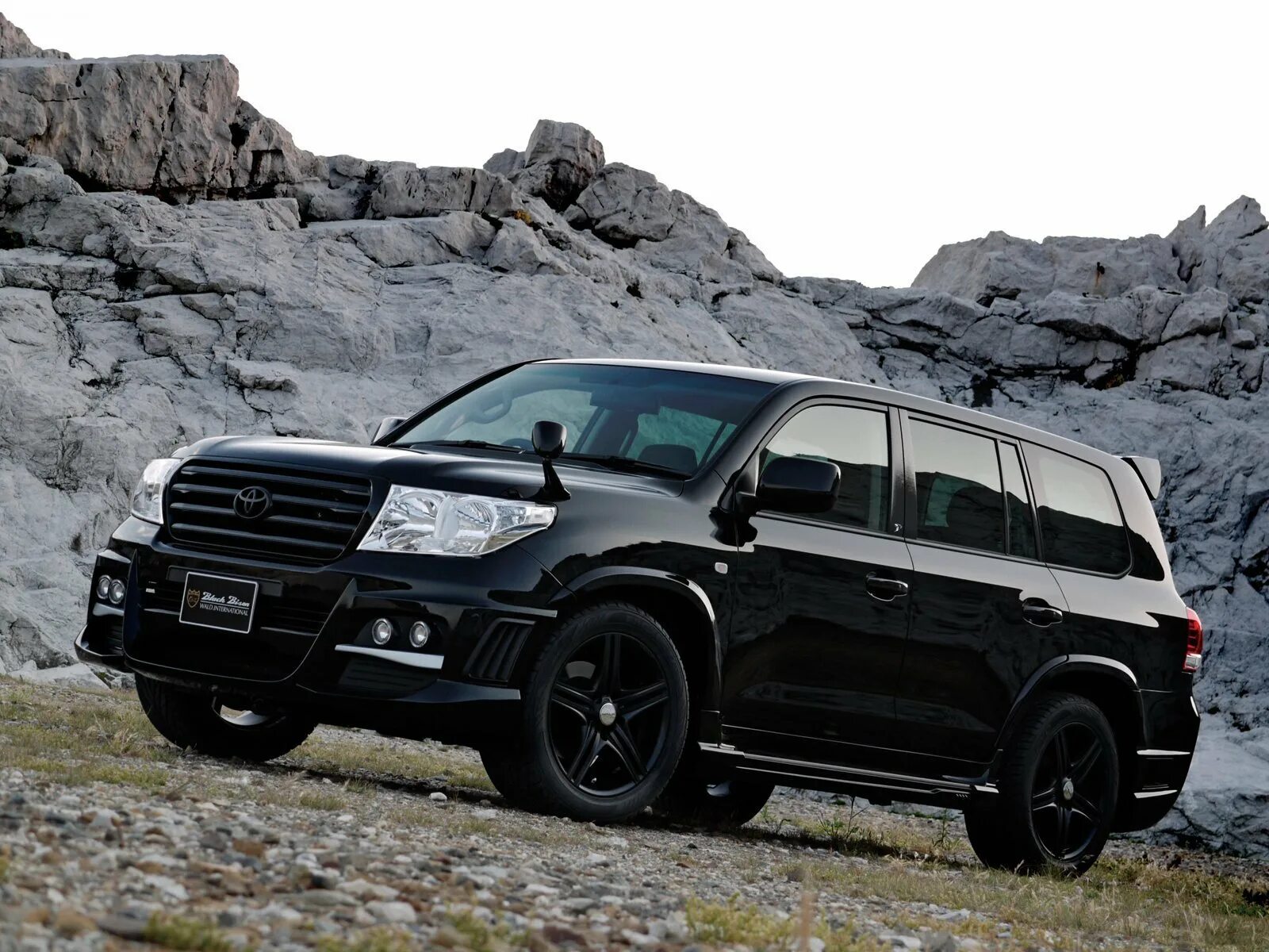 Фотография 200 200. Toyota Land Cruiser 200 черный. Toyota Land Cruiser 200 Wald Black. Toyota Land Cruzer 200 Black Bison Edition. Toyota Land Cruiser 200 Tuning черный.