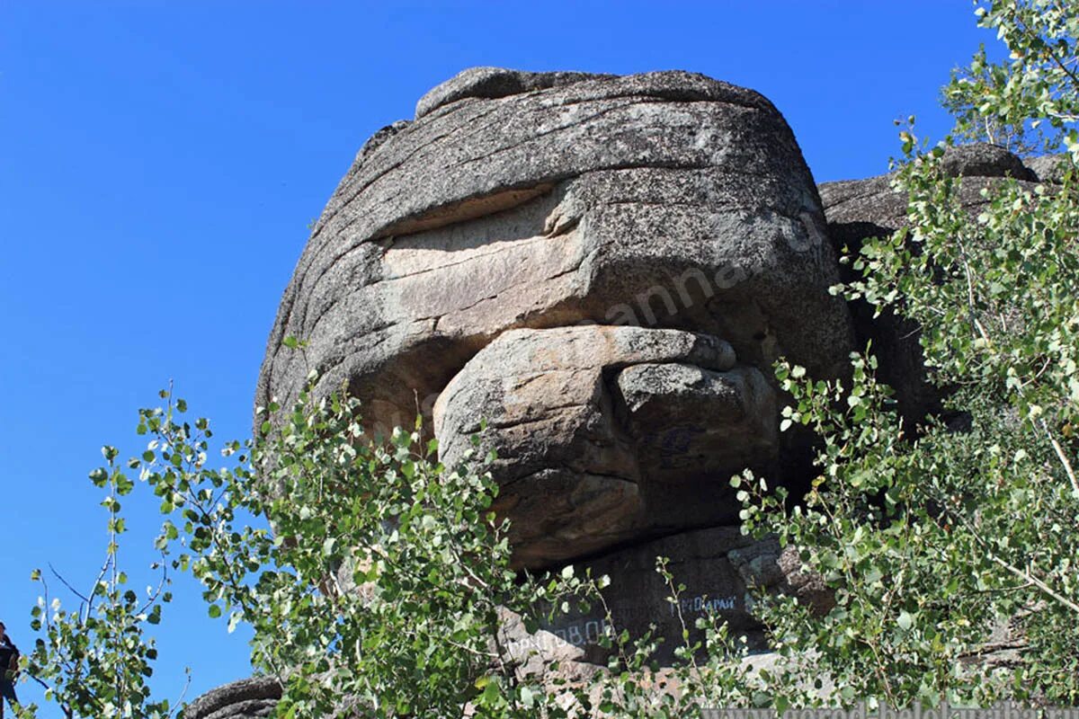 Гора церковка в белокурихе. Белокуриха алтайский край гора круглая. Гора круглая белокуриха. Гора круглая белокуриха. Гора круглая белокуриха.
