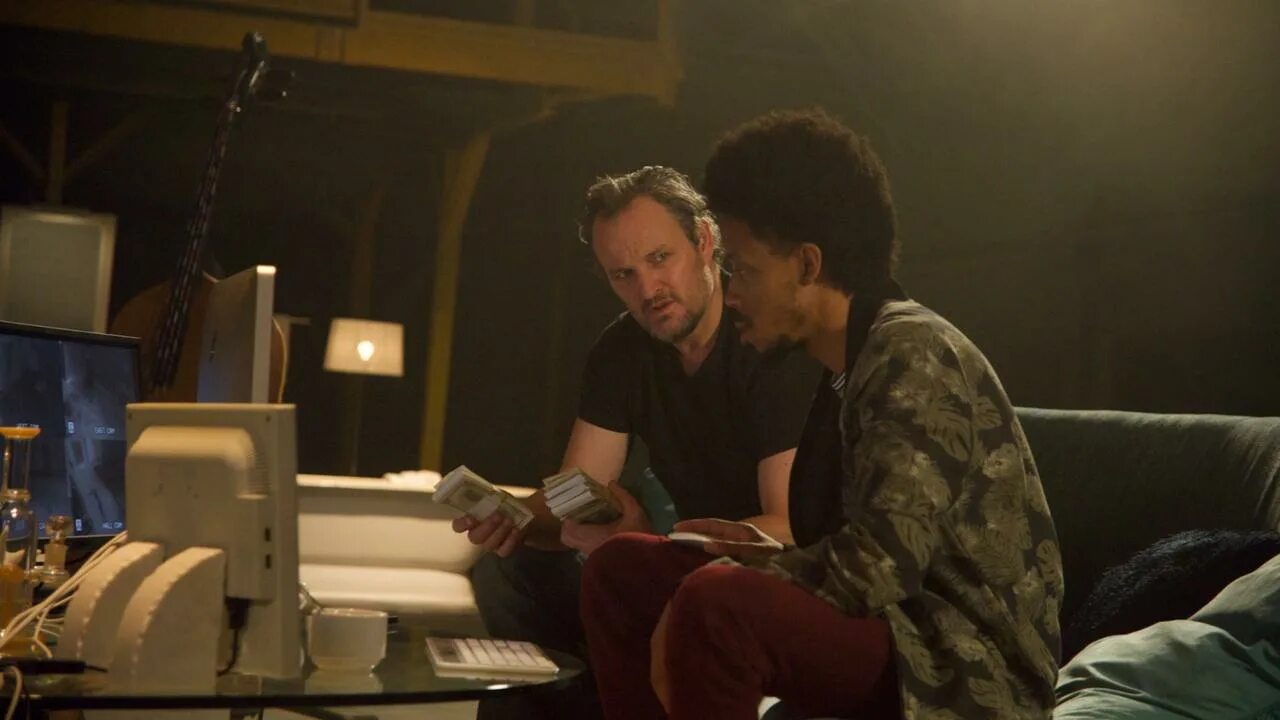 Асоциальная сеть 2021. Silk road фильм 2021. Асоциальная сеть фильм 2020 ник робинсон. Ник робинсон silk road. Асоциальная сеть фильм 2020 ник робинсон.