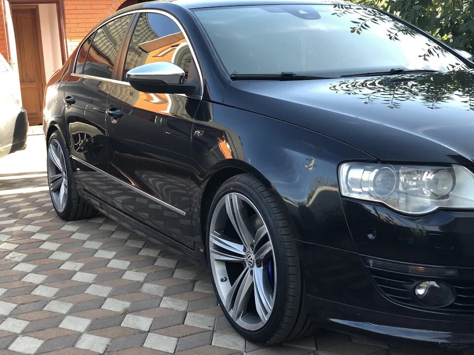 Sebring r19 Passat b6. VW Passat b6 r19. Passat b6 r19 Black. Passat b6 r line r18. Диски на б 6