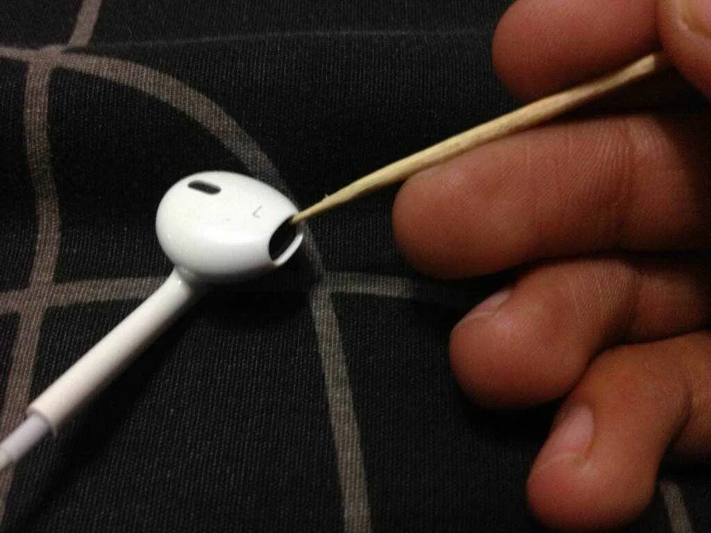 Чистка наушников Apple Earpods 2. Чистка наушников Apple Earpods 1. Сеточки для наушников Эппл аирподс. Наушники Apple Earpods внутри. Аирподс в воде что делать