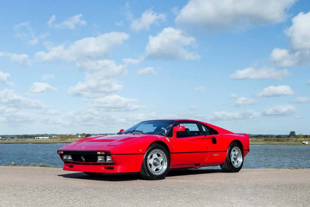 Ferrari 288 gto. Феррари 288 GTO. Ferrari classiche Certification. Феррари 288 GTO фото. Феррари 288 GTO фото серебристая.