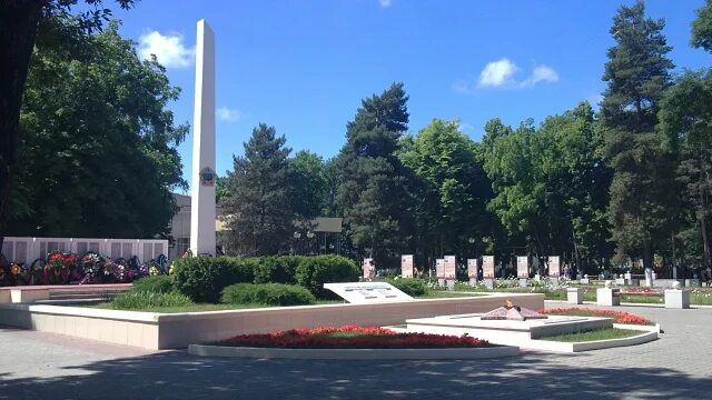 Мостовской кирова. Парк Победы Мостовской Краснодарский край. Пгт Мостовской Мостовский район. Поселок Мостовской парк победа. Парке Победы поселка Мостовской Краснодарского края.