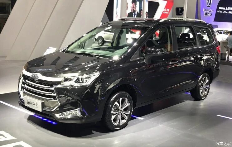 Минивэн baojun 730. Семиместный автомобиль китайского производства. Ссангйонг ставик 2020. Китайский семиместный автомобиль на российском рынке. Maruti ertiga.