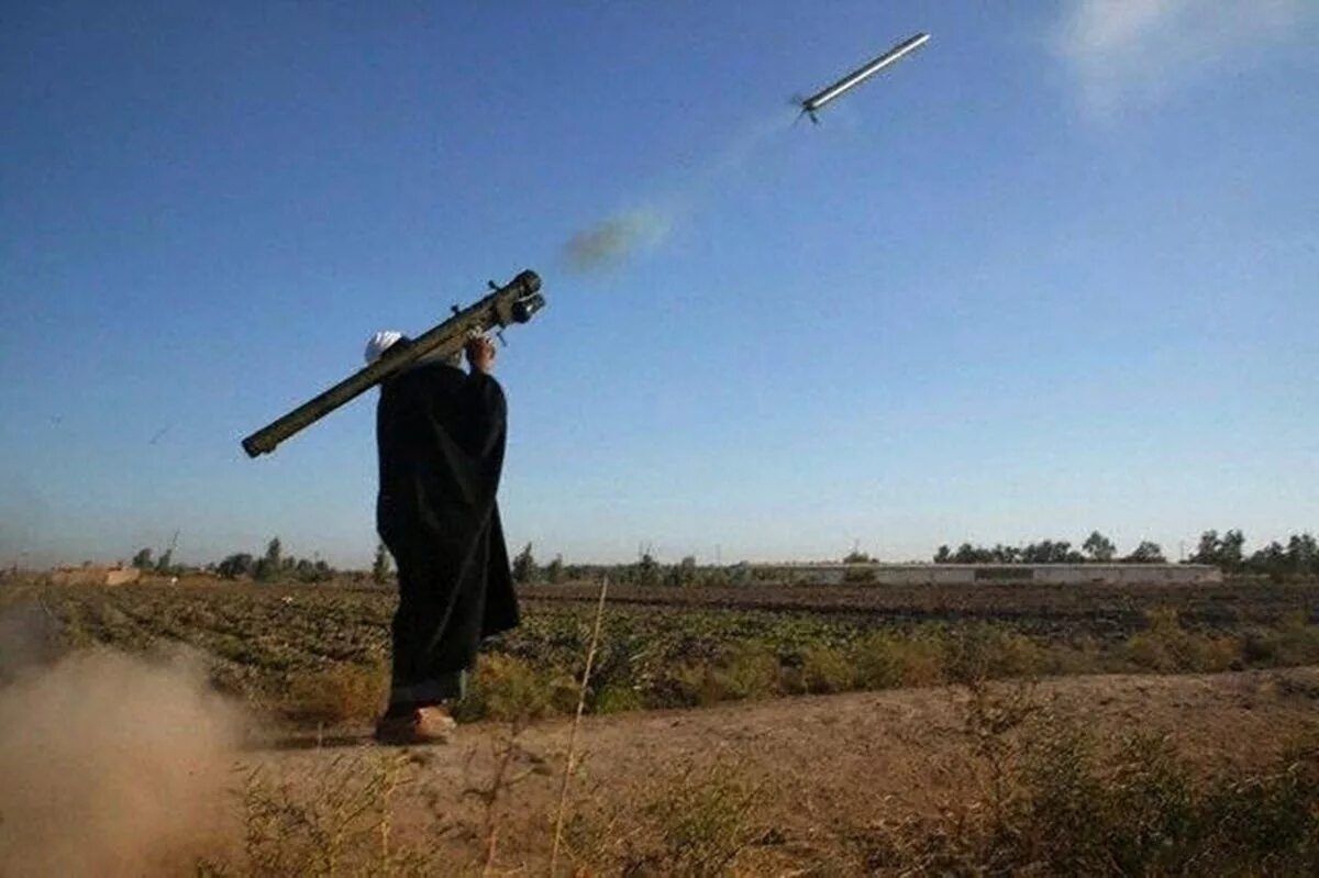 Пистолет старт. Стартовый пистолет выстрел. Два выстрела в воздух. Выстрел в небо. Два выстрела в воздух.