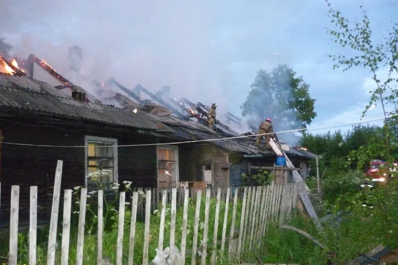 Котельная октябрьский устьянского. Пожары в россии. Село архангельское сгорел дом. Пожар в архангельском районе. Вересово коношский район.