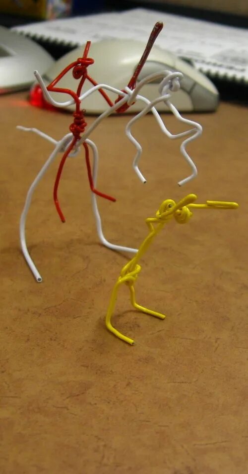 Как сделать че. Поделки с помпонами. Как сделать че. Красивая прическа пучок на средние волосы. Ручная дрель рд-10а.