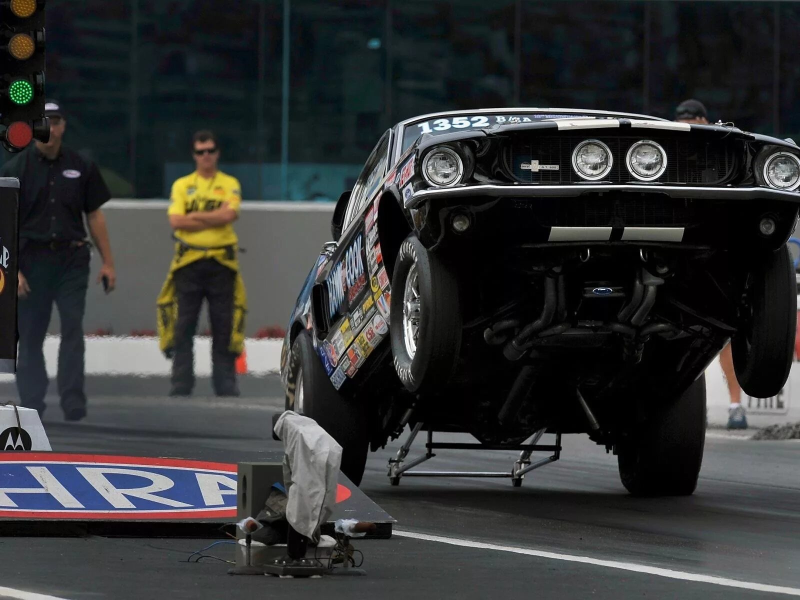 Нюрнберг ринг трасса. Nhra драгстер. Drag racing гонки. Заезд на гоночном автомобиле. Чемпионат россии по дрэг рейсингу.