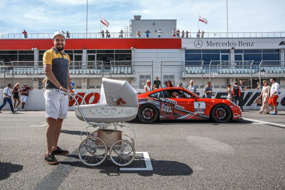 Сбер первый gt cup гран при москвы. Gt Cup Moscow Raceway. Toyota gt86 на треке Moscow Raceway. Стартовая прямая Moscow Raceway. Moscow Raceway аварии.