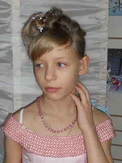 Мальчик переоделся в девочку