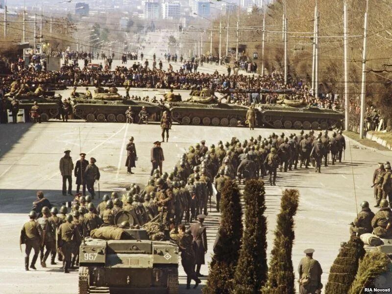 Февральские события 1990 года в Душанбе. Беспорядки в Душанбе 1990. Массовые беспорядки в Душанбе 1990 года. События в Душанбе в 1990 году.