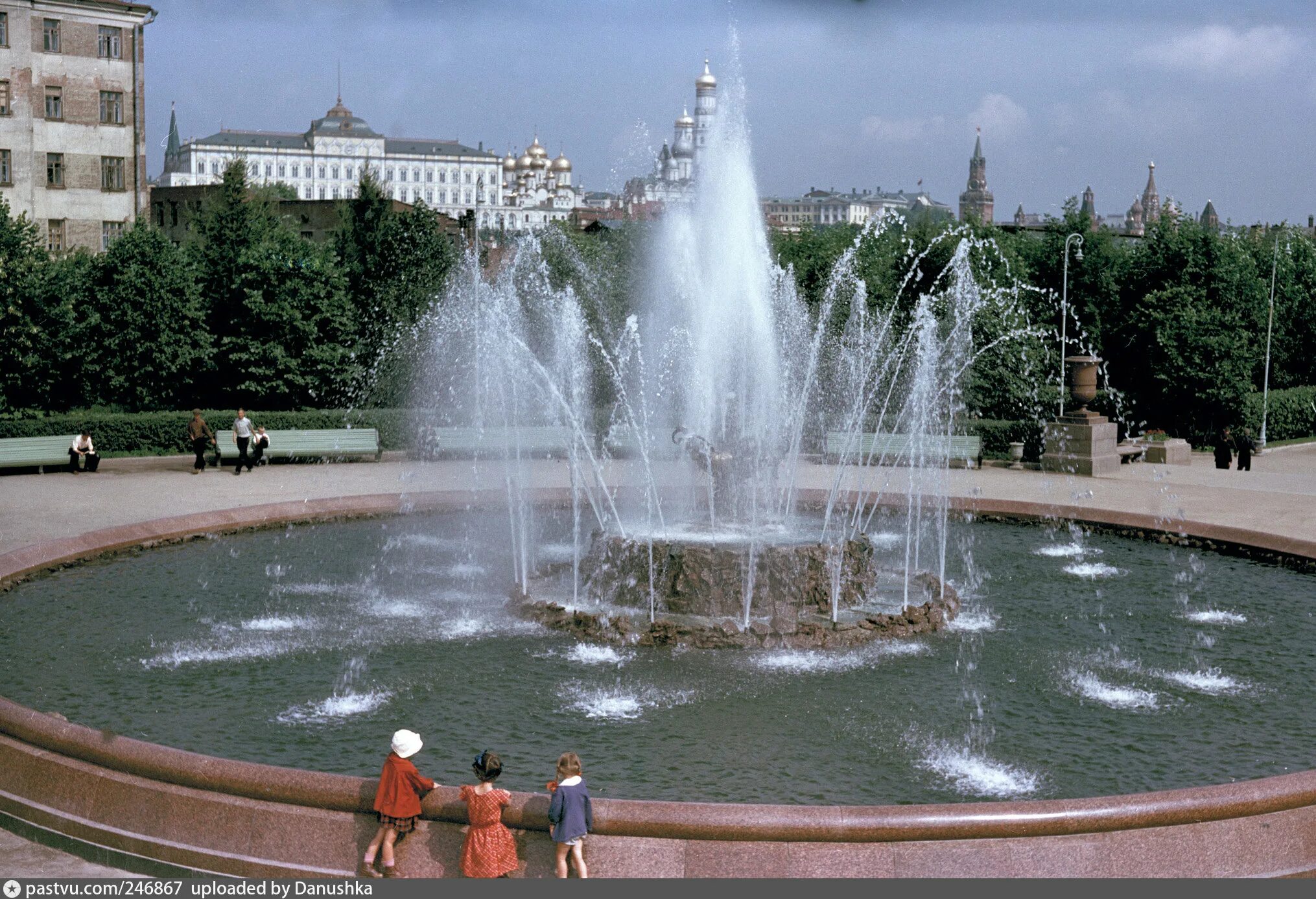 Площадь фонтанов
