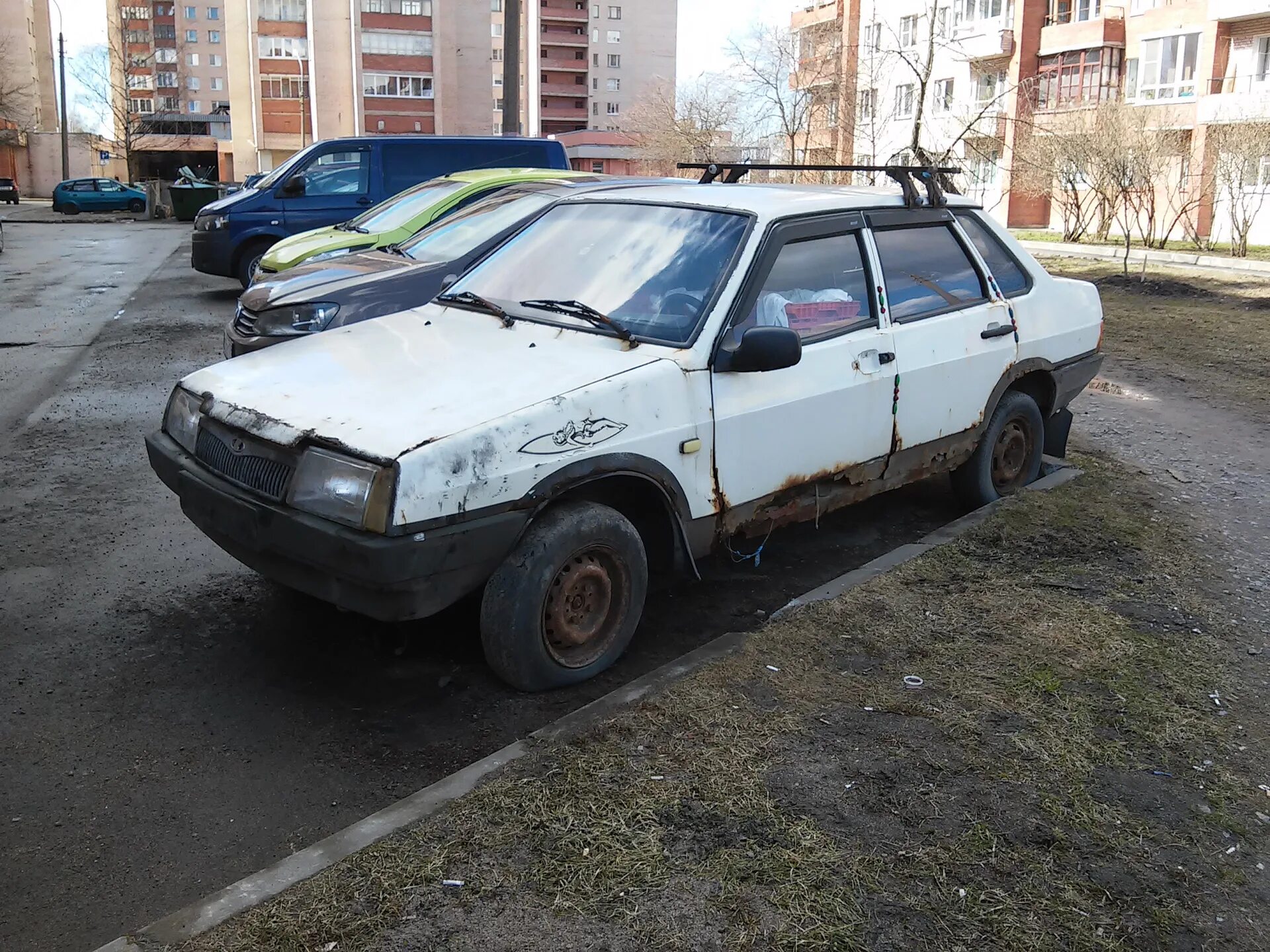 Ваз 21099 на стиле. 21099 старая. Гнилая ваз 2108. Старый ваз 21099. Старый ваз 21099.