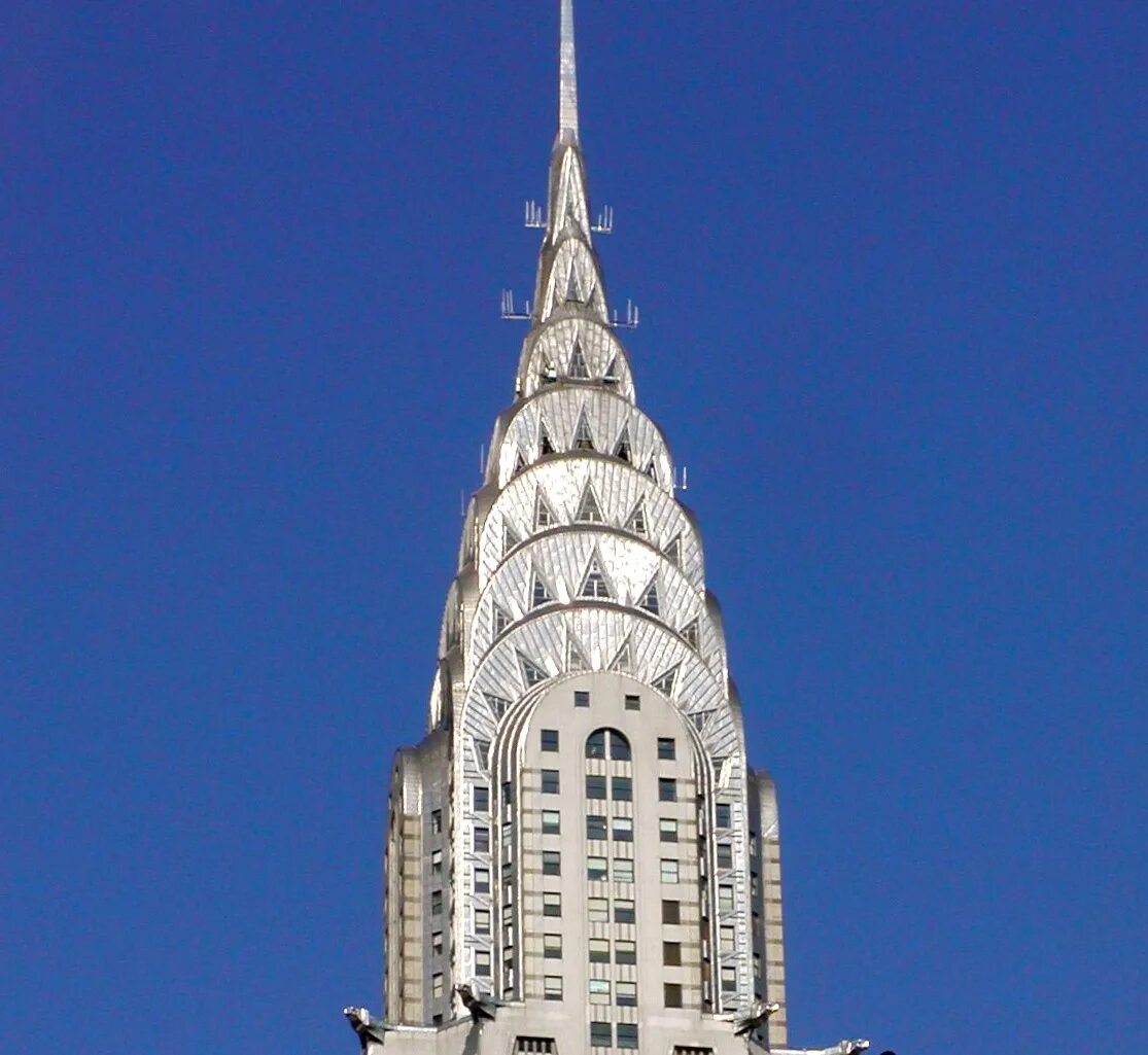 Какие есть известные здания. Крайслер Билдинг Нью-Йорк. Крустер Билдинг в Нью-Йорке. Крайслер-Билдинг в Нью-Йорке. Ар деко. Крайслер Билдинг Нью-Йорк архитектура.