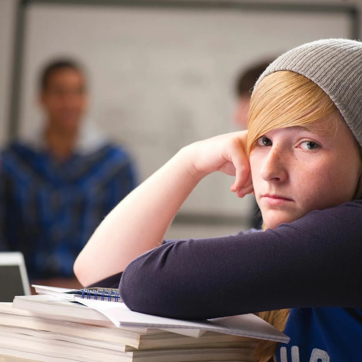 A difficult student. Лицо студента. Студенты колледжа. Фотографии людей студентов. Глаза студентов.