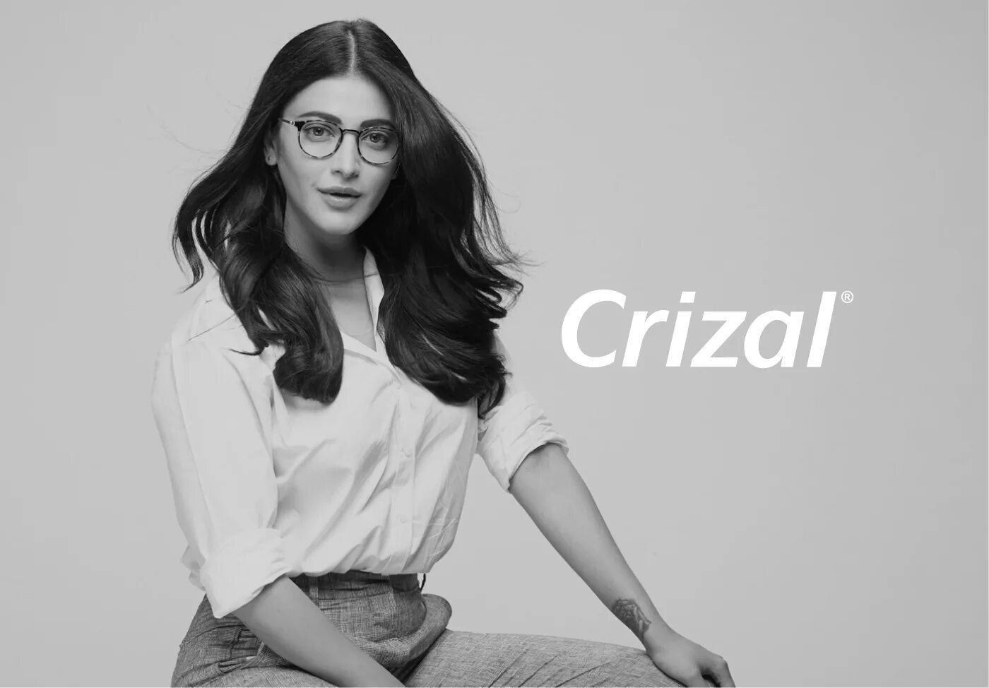 Crizal easy pro. Essilor Crizal. Crizal easy логотип. Очки Кризал реклама.