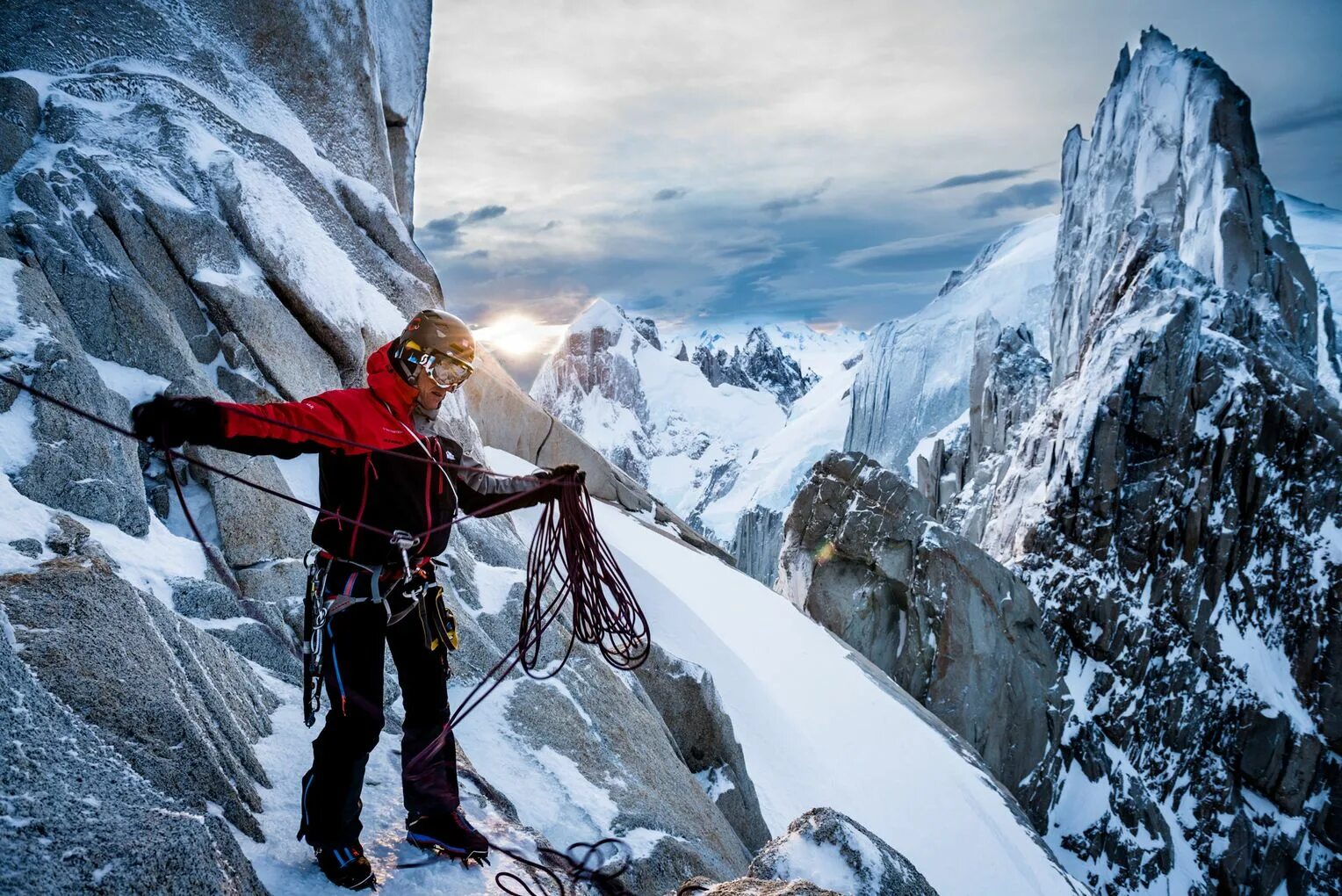 Альпинизм. The Eiger North. Альпы альпинизм. Альпинисты в горах. Высотный альпинизм.