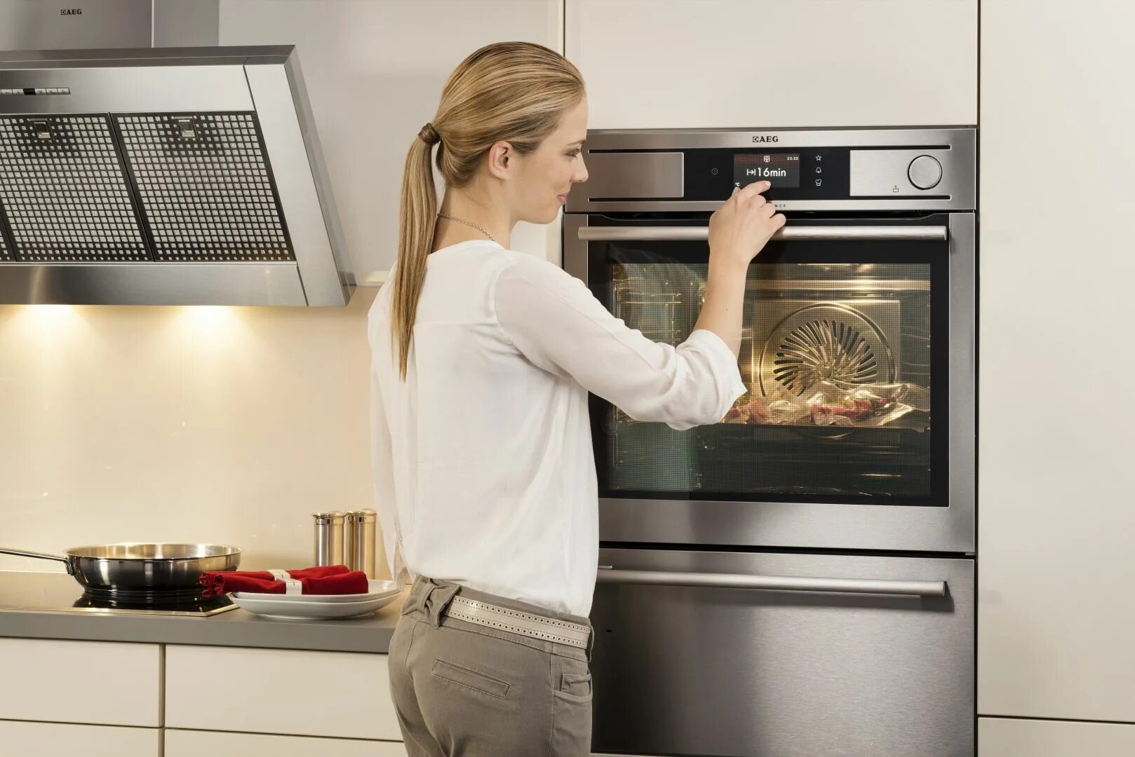 Встраиваемая бытовая техника для кухни электролюкс. Как выбрать технику для кухни. Как выбрать технику для кухни. Плита lofra rrd96mfte. Как выбрать технику для кухни.