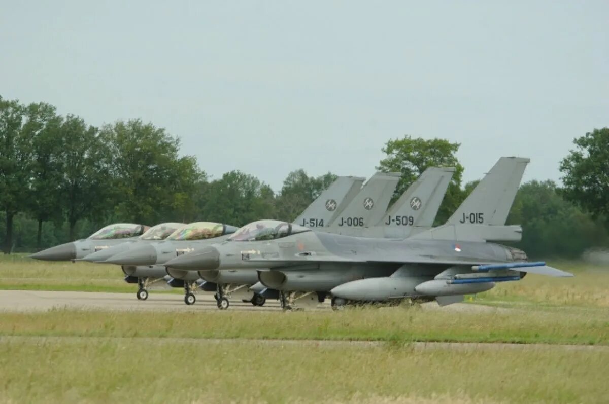F16 передали. Ф-16 самолет из дании. F16 передали. F-16 viper. F-16 сша.