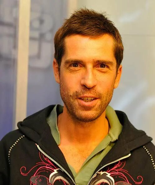 ногу свело солист максим покровский. ногу свело солист максим покровский. макс покровский. ногу свело максим покровский. солист группы свело.