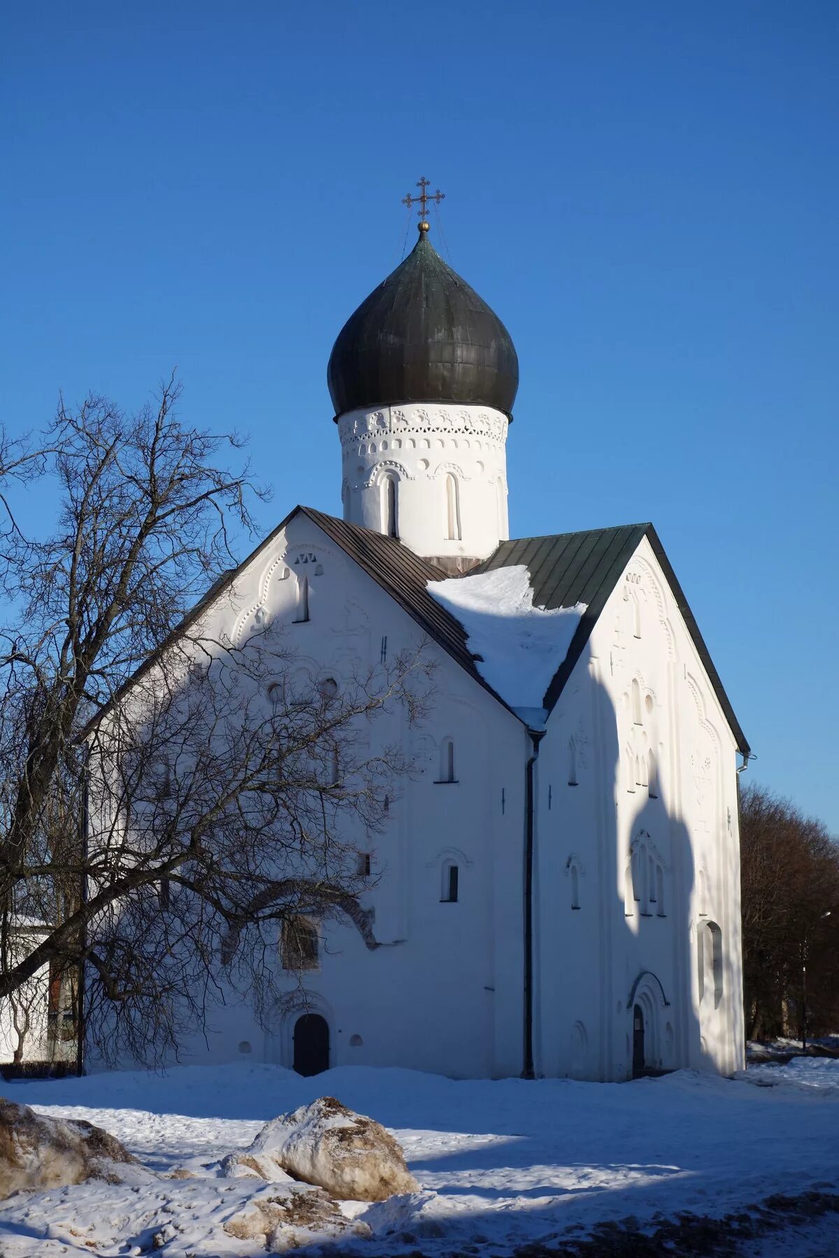 Архитектура 13 14 в. Новгород храм 13-14 века. Псково Новгородская архитектура храмов. Архитектура Пскова 14 век. Церковь Спаса Нерукотворного Псков.