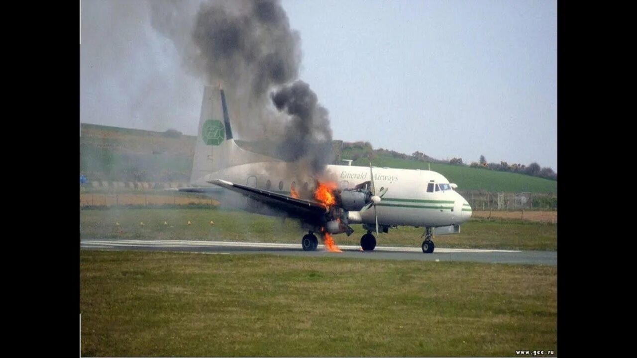 Воздушные крушения. Hawker Siddeley HS 748. Аварии на воздушном транспорте. Катастрофы на воздушном транспорте. Авиационные катастрофы.