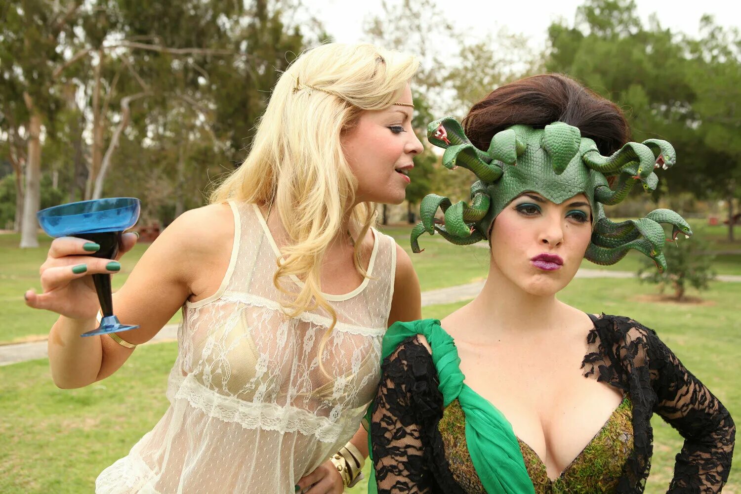 атака 50 футовой черлидерши 2012