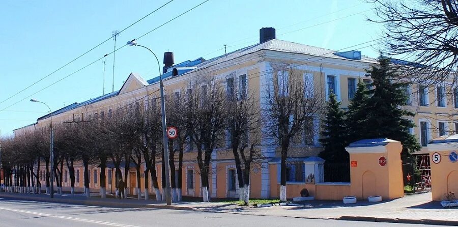 владимирская епархиальная семинария. магазин плюс. большая московская 104 корпус 2 великий новгород. ул большая московская 104. красное и белое в великом новгороде.