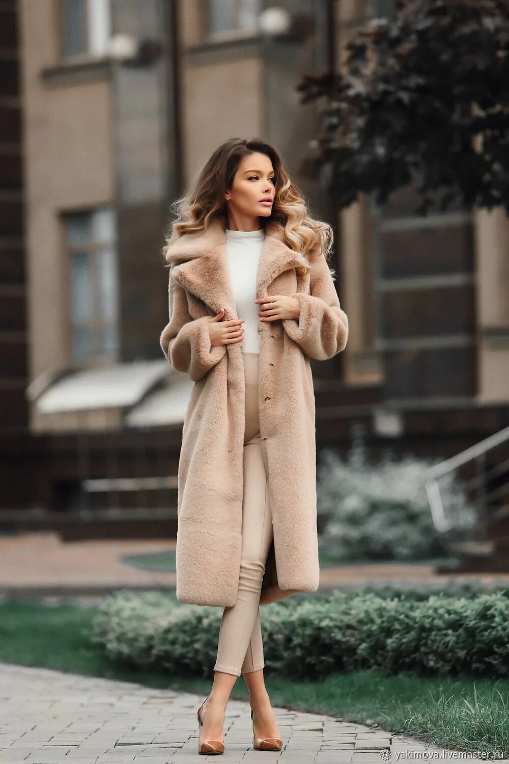Шуба из искусственного меха под шиншиллу. Шуба искусственный мех вера якимова. Шуба из экомеха фото. Шуба из экомеха фото. Экомех шуба саваж.