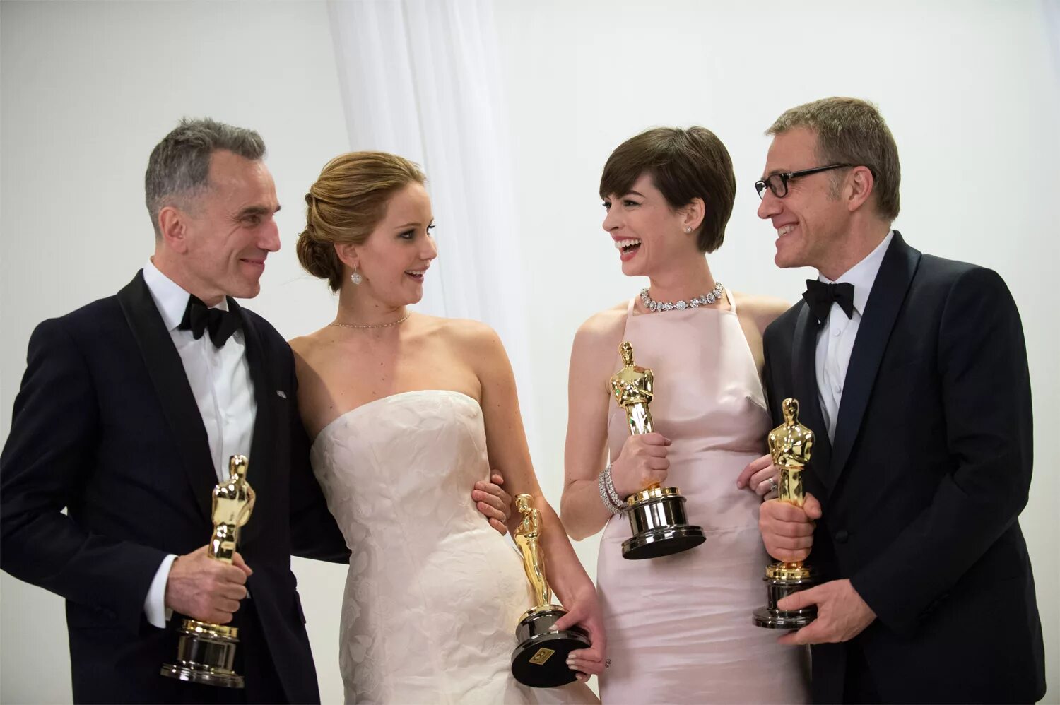 Оскар 2013. Оскар 2013 победители. премия оскар 2013 катценберг. daniel day lewis на оскаре 2013. оскар 2013 номинанты и победители.