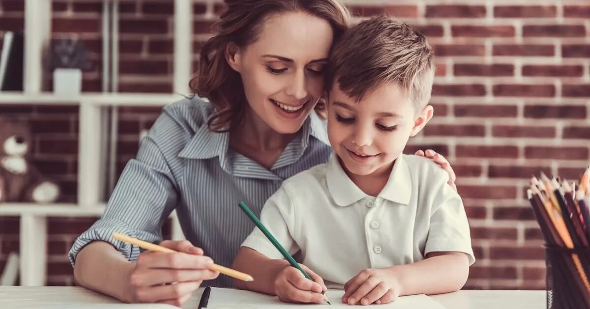 One s parents. Мама и школьник. Родители школьников. Семья и школа. Воспитание ребенка.