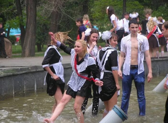 училку после выпускного. после выпускного. пьяные выпускницы. выпускницы без комплексов. девчонки на выпускном.