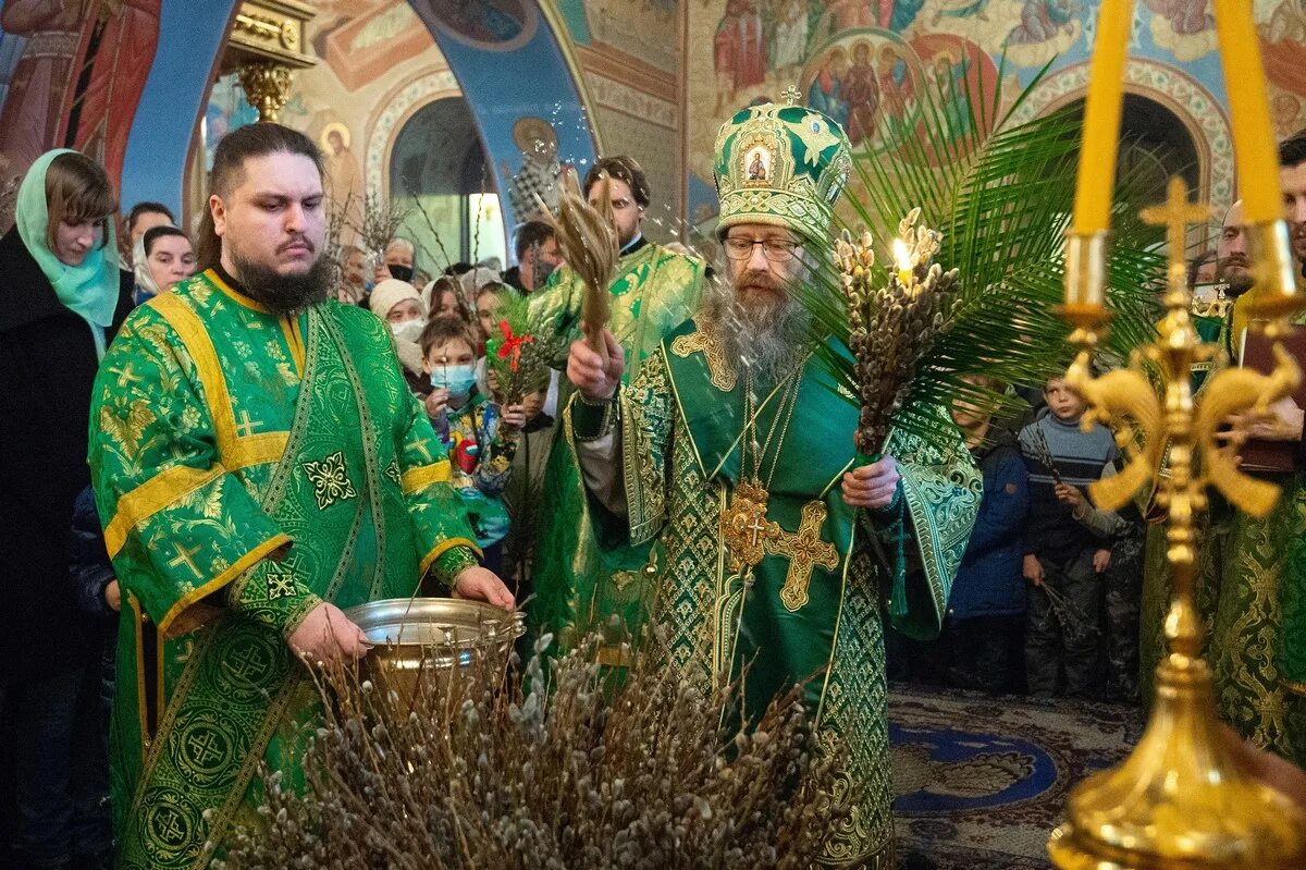 В вербное воскресенье причащаются. Сочи храм вербное воскресенье.