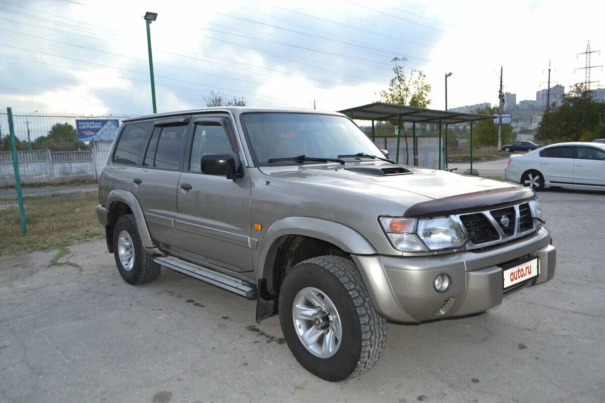 Ниссан Патрол y61. Nissan Patrol y61 2002. Патрол 61. Ниссан Патрол y61 2000г. Ниссан патрол капот