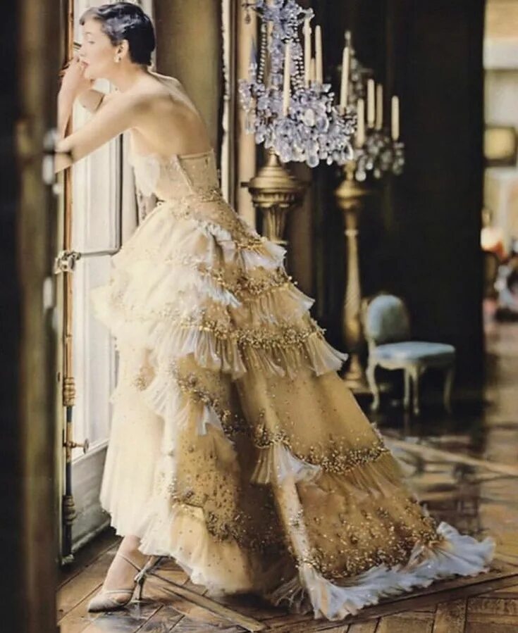 Легендарное платье. Кристиан диор Wedding Dress 1950. Свадебное платье диор 1950. Dior 1950 Haute Couture.