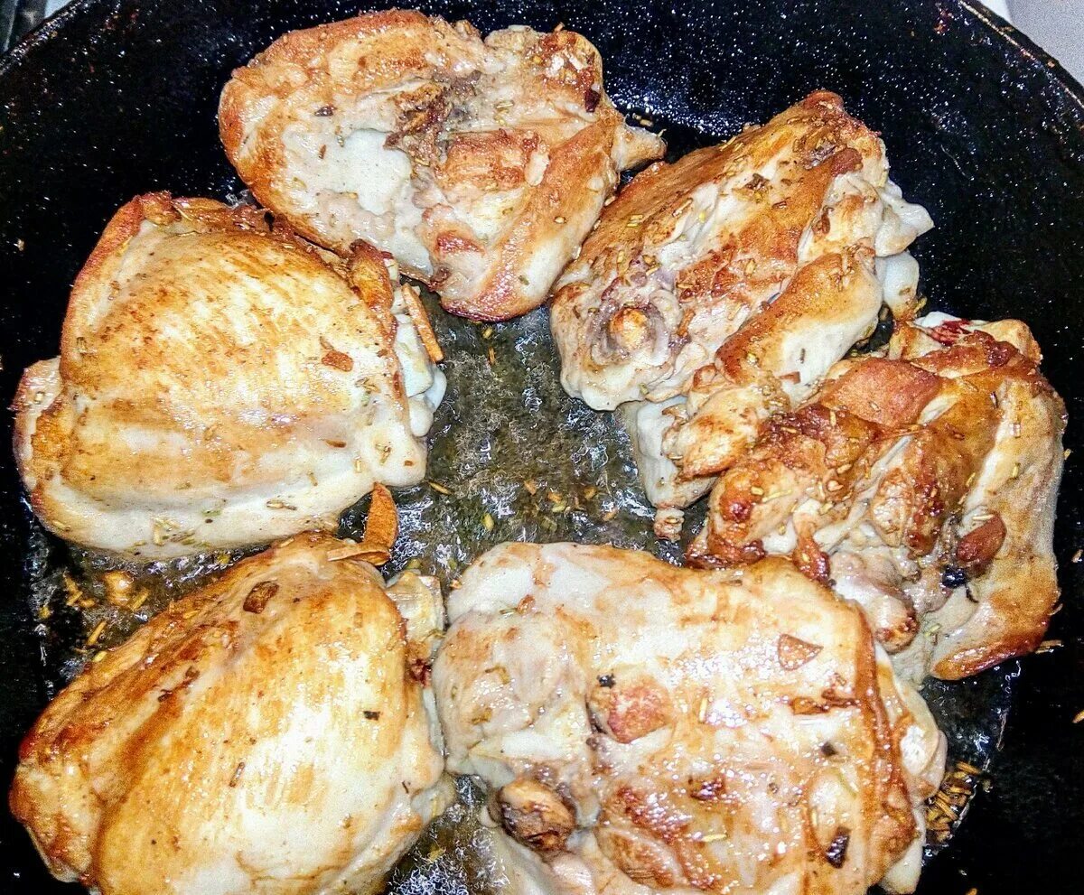 Как приготовить бедро курицы на сковороде вкусно