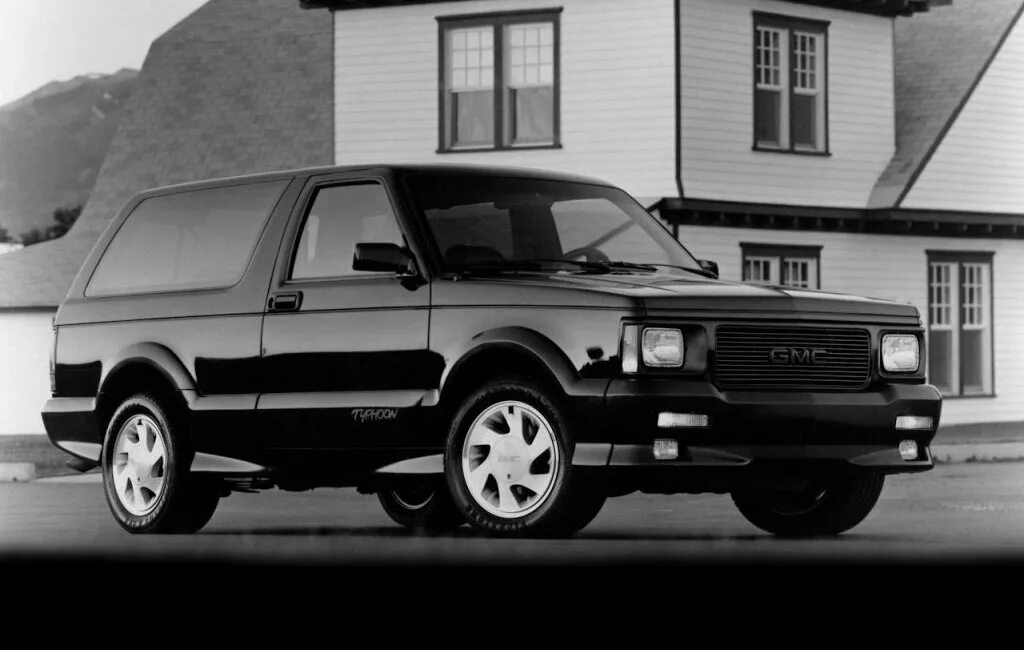 Gmc typhoon. 1992 GMC Typhoon. GMC Typhoon 1993. GMC внедорожники 1992.