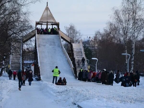 Царь горка в Вологде. Парк Кремлевский Вологда горка. Царь горка Вологда парк ветеранов. Кремлевский сад Вологда горка.