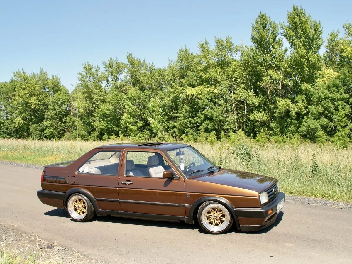 Brown b 2. Фольксваген Джетта купе. Jetta mk2 Brown Bronze. Jetta купе Джетта 2. Фольксваген Джетта 1991 года.