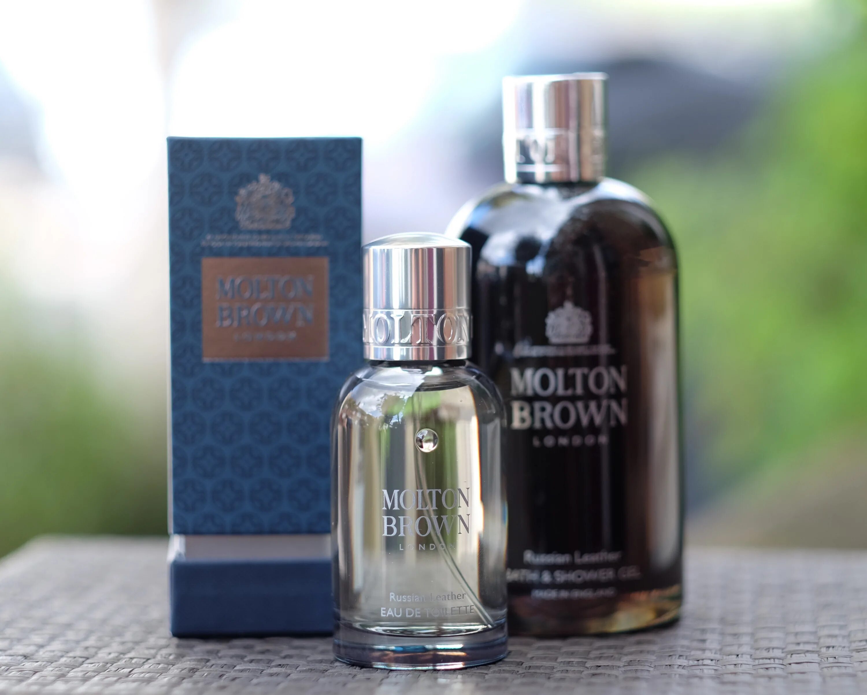 Molton Brown Russian Leather. Russian Leather EDT Molton Brown. Molton Brown духи коричневые. Molton Brown гель для Russian Leather.