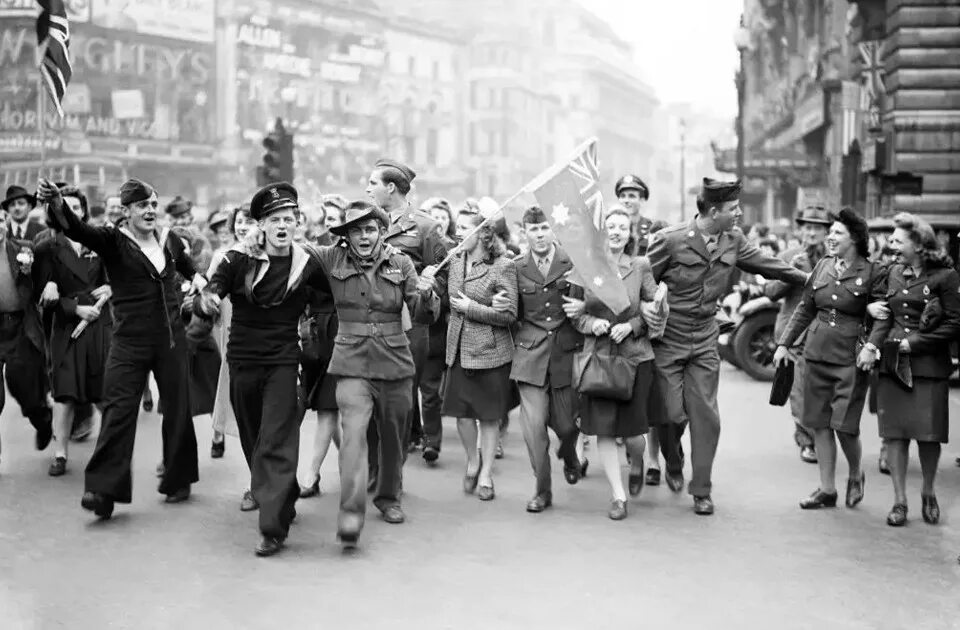 Ликование Победы 1945. Победа 9 мая 1945. Конец второй мировой войны. Май 1945.