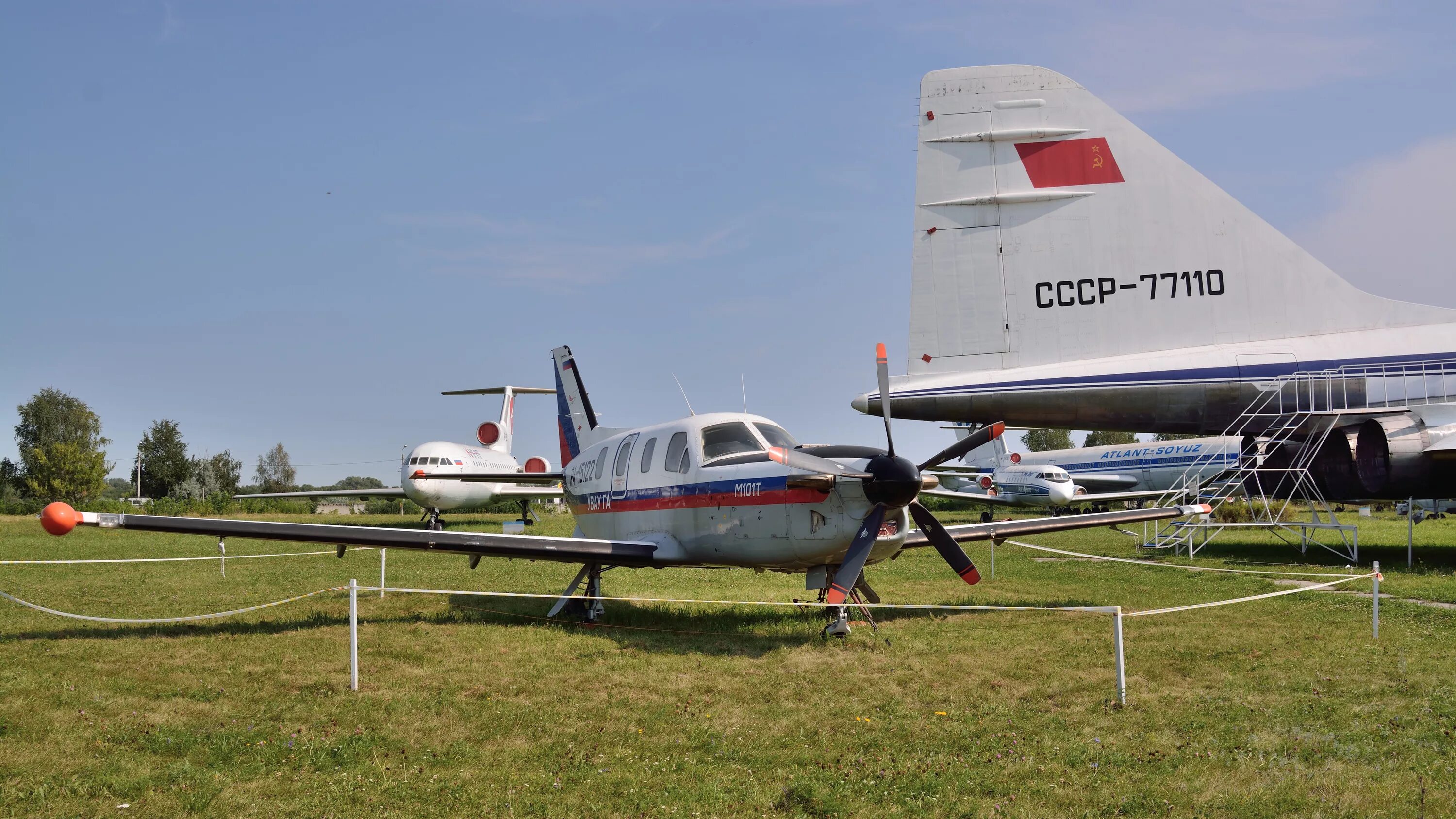 Пр т 101. М101т Гжель. Т-101м. Самолет Гжель м101-т. Самолёт м-101т «Гжель» кабина.