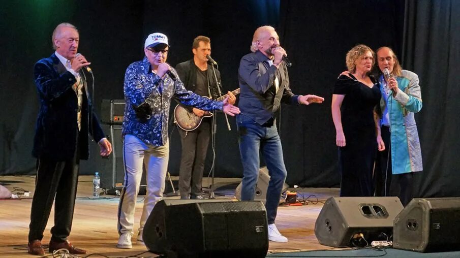 Парад звезд в школе. Парад звезд 80-х липецк. Металлургов, 17 фото. Союз дискотека в воронеж. Парад звезд 80-х.