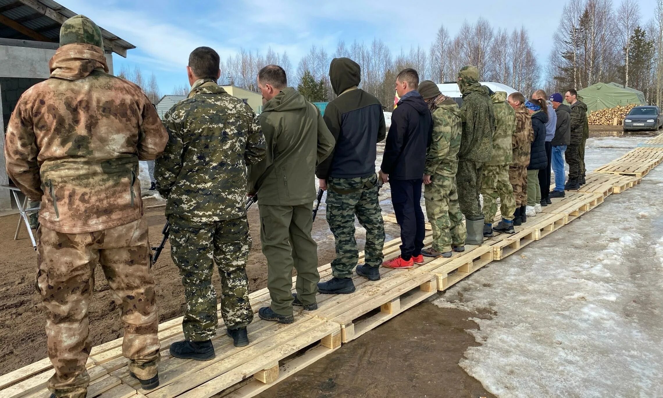 Минимальный срок добровольца сво. Полевые условия. Инженерный волонтер. Огневая курсанты. Подготовка фото.