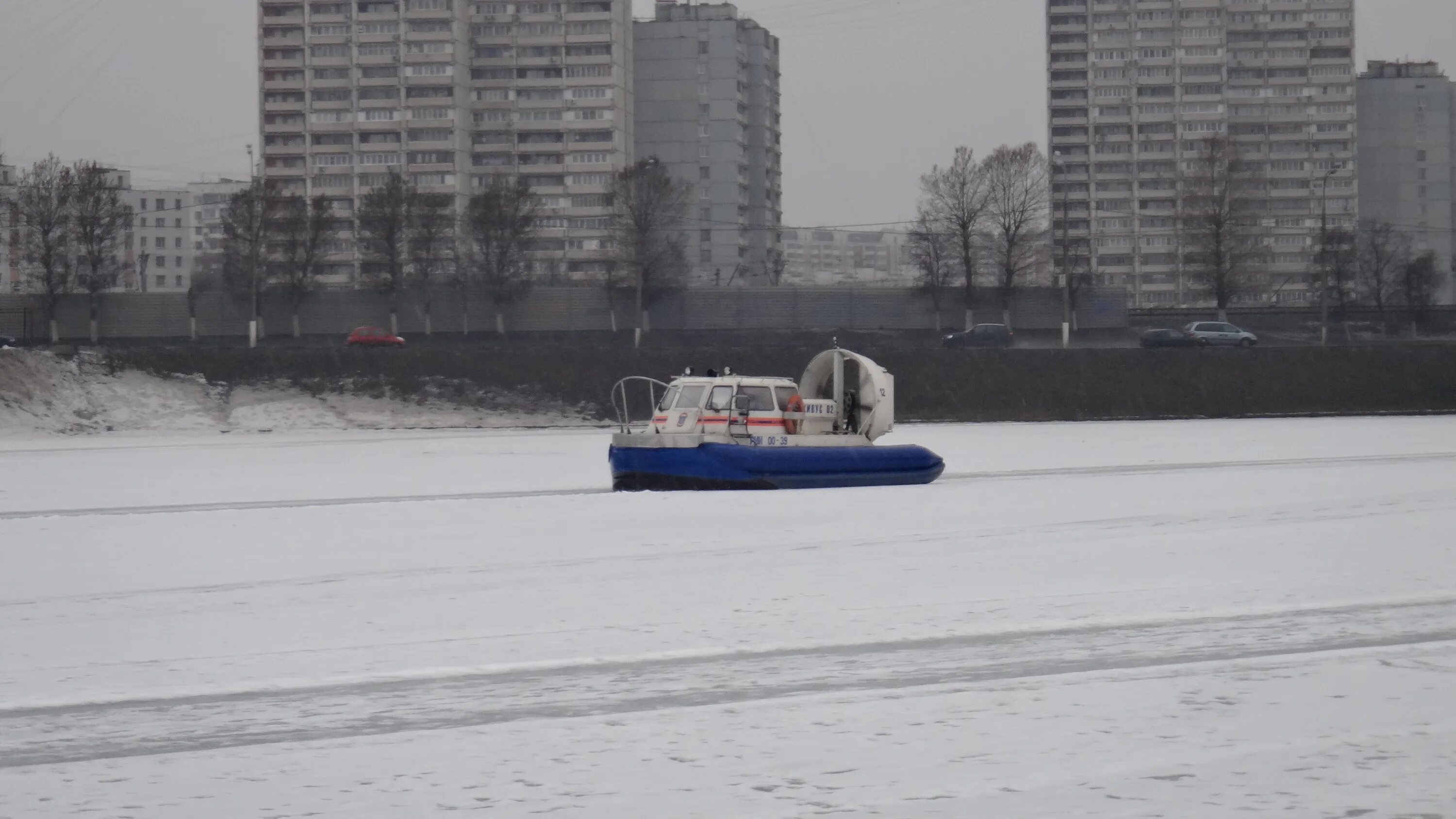 Знаменка Москва река. Москва река вид с корабля. Зизола Люблино.