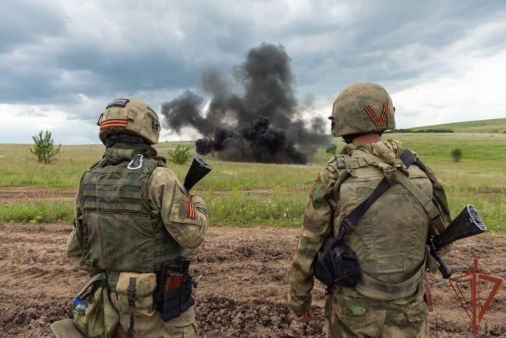 Росгвардия уничтожила. Саперы. Саперы Росгвардии. Шлем сапёра Росгвардии. Полигон.