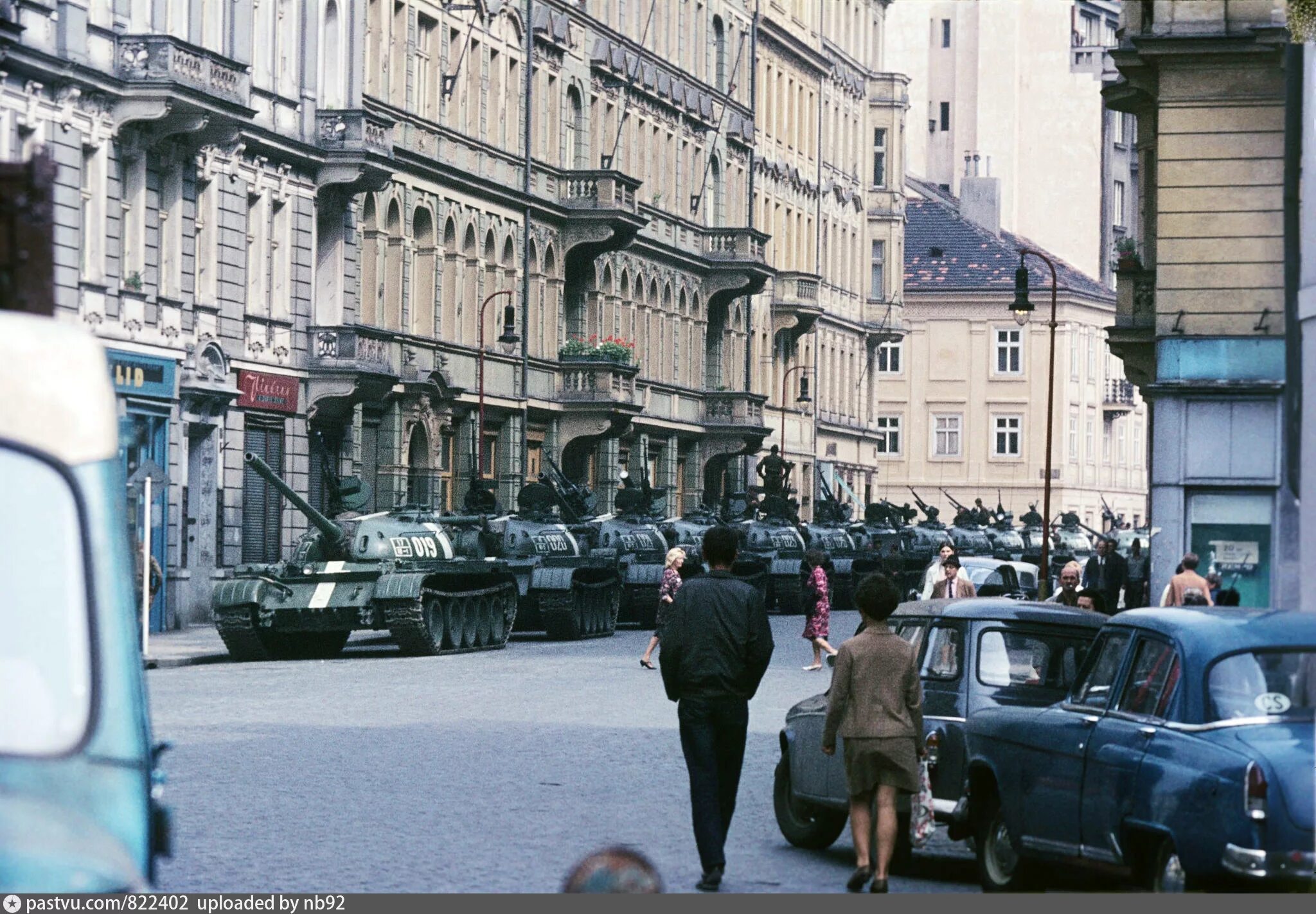 Время в чехословакии. Советские войска в Праге 1968. Операция Дунай 1968.