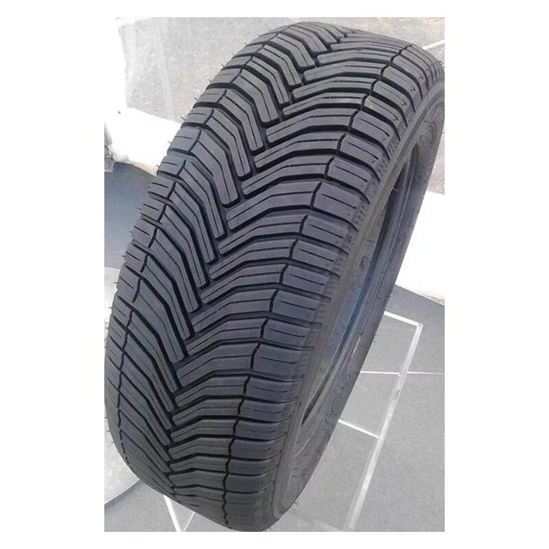 Шины michelin 215 65 r16. Michelin CROSSCLIMATE SUV 215/65r16. Michelin CROSSCLIMATE 215/65 r16. Мишлен климат кросс 215/65 r16. Michelin CROSSCLIMATE 205/55 r16.