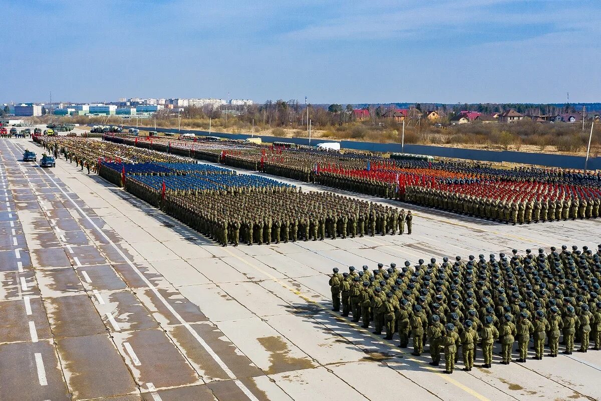 Полигон Алабино репетиция парада. Репетиция парада Победы в Алабино. На полигоне Алабино репетиция парада Победы 2023. Тренировка парада Победы 2023 Алабино.